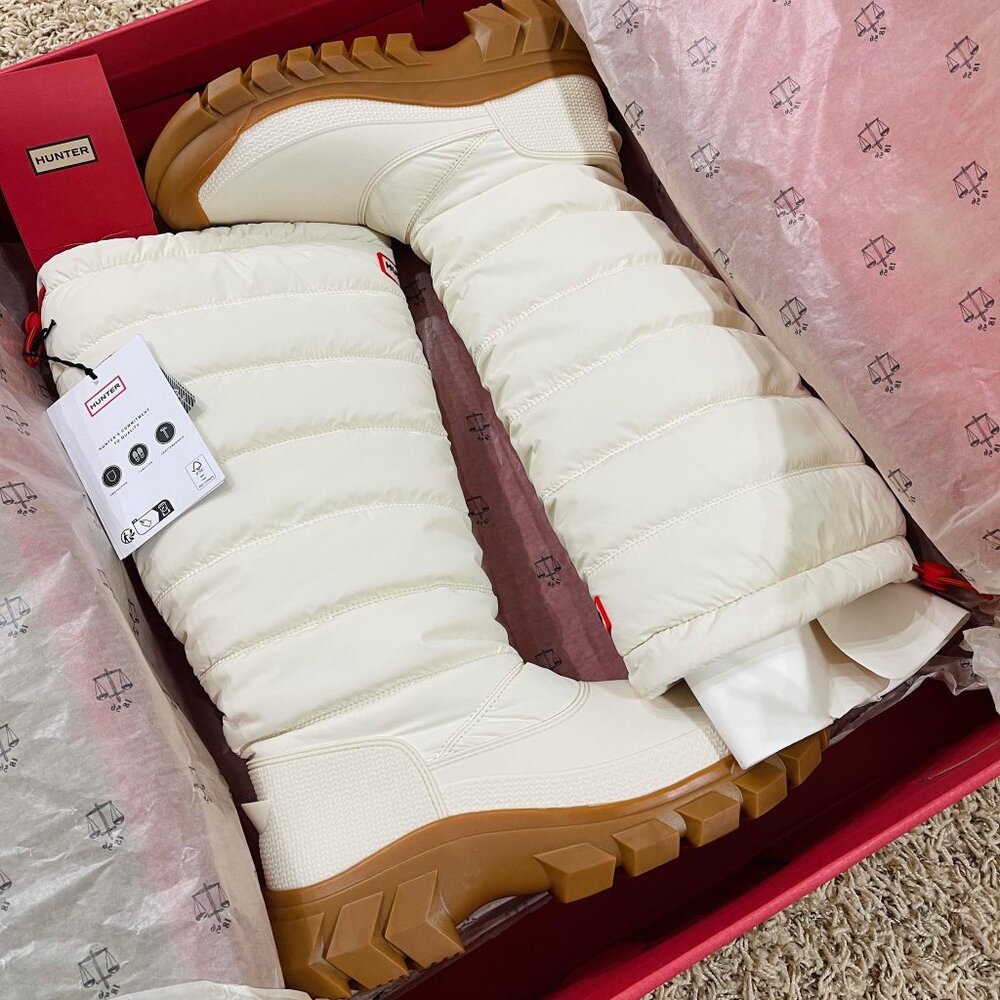 Hunter Women’s Intrepid Tall Snow Boots Shoes Cream, Size 8 (New in Box)
